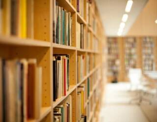 Хранение книг - что делать, если не хватает места в квартире